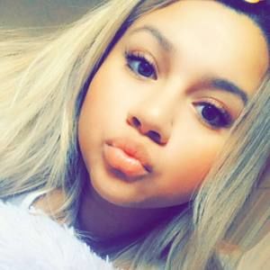 Meet your Posher, Dania